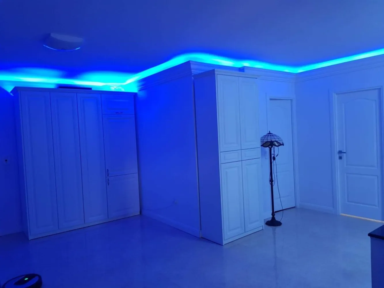 Ag EUROPA vinde apart NOU cu 3 camere in zona Carpati la etajul 4. - Ag EUROPA vinde apartament NOU cu trei camere in zona Carpati la etajul 4.