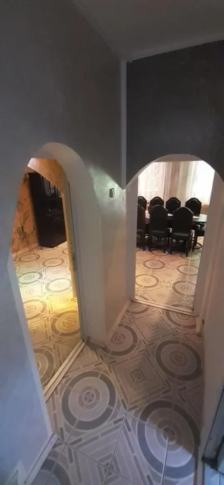 Ag. EUROPA vinde parterul unei case cu 2 etaje în zona Carpați 2. - Ag. EUROPA vinde parterul unei case cu 2 etaje în zona Carpați 2.