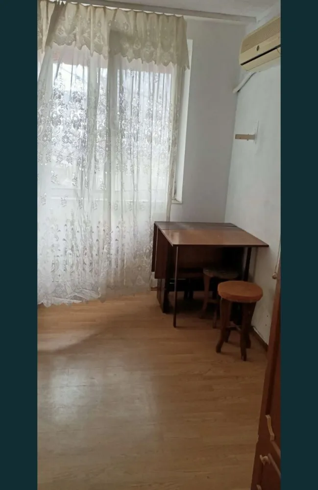 Vand 2 gars Cet, CT, si una in Navodari - Vand 2 gars Cet , Ct si una in Navodari , pereturi de la 22500 euro la 27500 euro tel 07******96