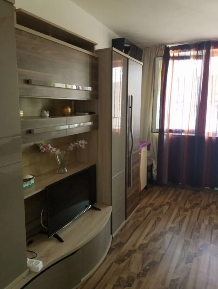Vand Garsoniera Navodari - Vând garsoniera strada marii,langa peny,etaj 2,suprafață 21m,mobilata utilata,preț 25000 euro ,vedere stradală