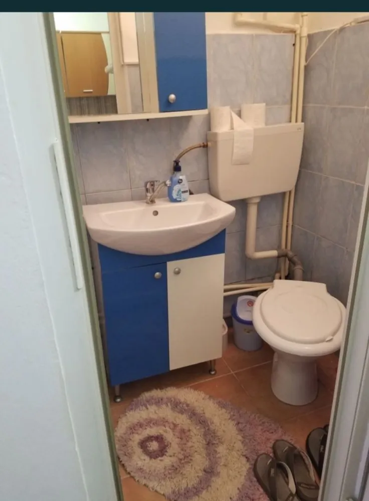 Vand Garsoniera Navodari - Vând garsoniera strada marii,langa peny,etaj 2,suprafață 21m,mobilata utilata,preț 25000 euro ,vedere stradală