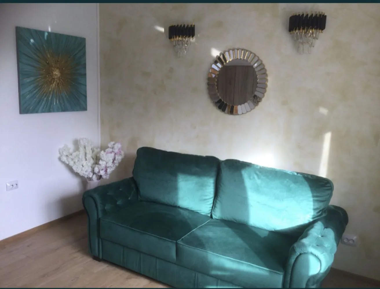 Proprietar vinde garsoniera zona CET Constanta - vand garsoniera zona cet , 21 de mp etaj 2 din 4 , renovata si utilata asa cum arata prin poze , apa calda si caldura prin RADET, 
pentru mai multe contact Sorin 
pret 28000 de euro