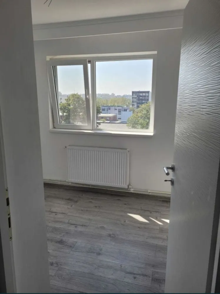Apartament 2 camere Faleza Nord - Se vinde un aoartament cu 2 camere in Faleza Nord, complet renovat, centrala pe gaze, pozitie excelenta.