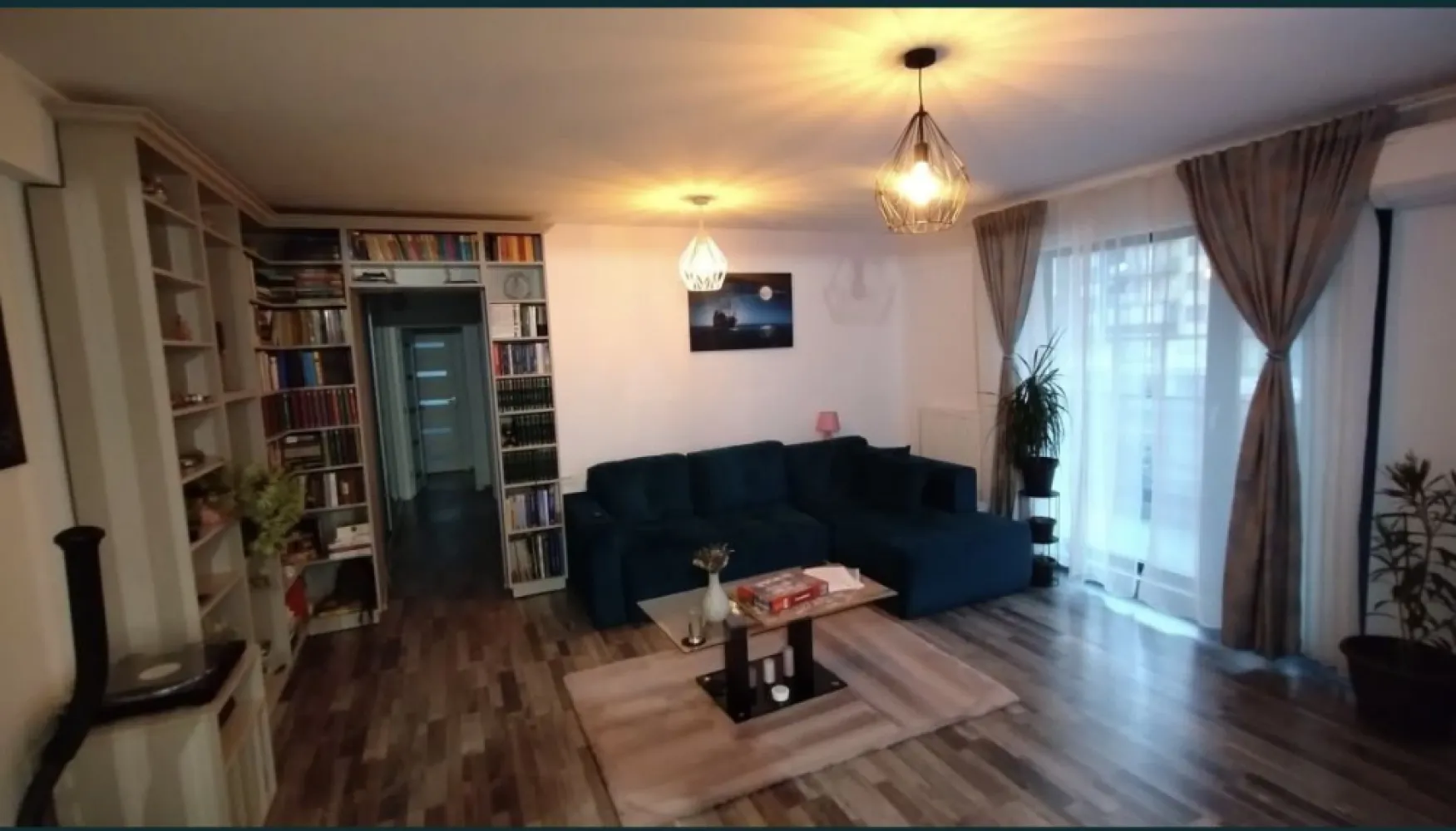 Ap cu 3 camere Palazu Mare - Apartament cu 3 camere, 2 băi, balcon deschis, bucătărie închisă, loc de parcare, boxă