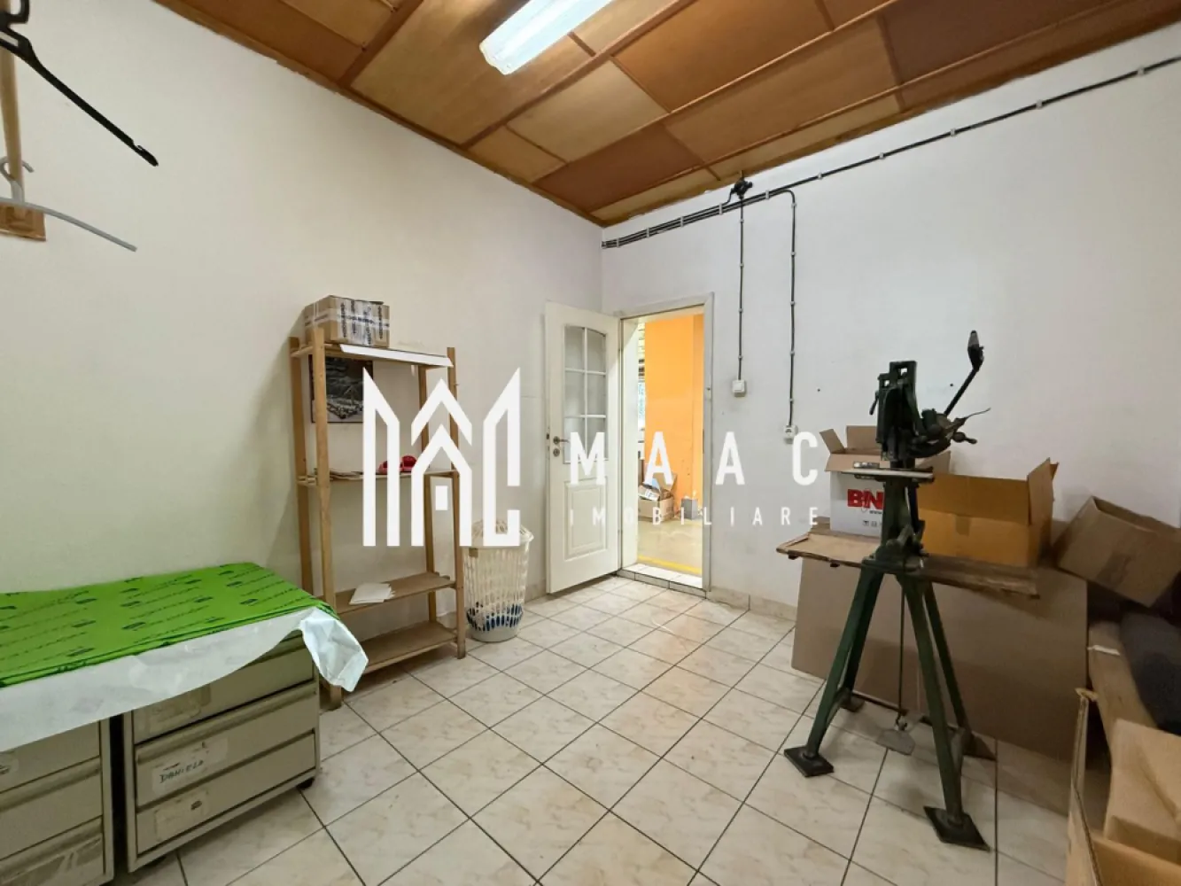 Hala 500MP + Teren 1300MP | Utilitati | Lacul lui Binder