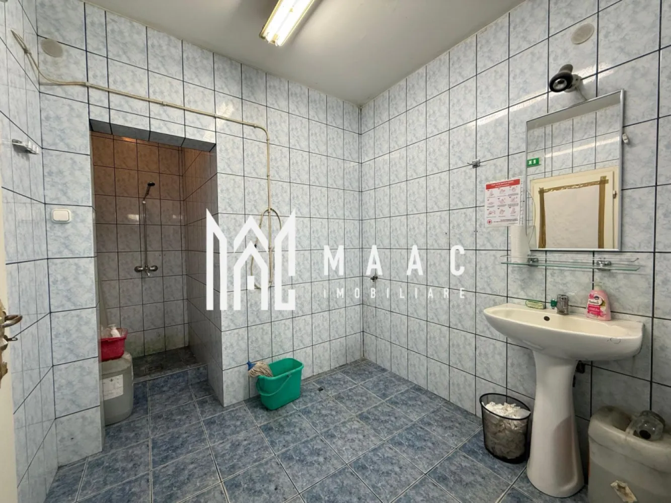 Hala 500MP + Teren 1300MP | Utilitati | Lacul lui Binder