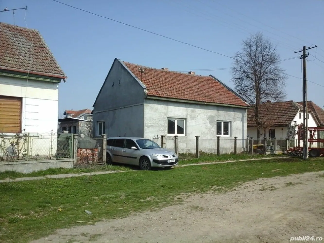 Casa 80 mp cu doua camere de vanzare in Pelisor - Agenția imobiliara BRASADAS vinde casa semifinisata in Pelisor ,2 camere , teren 1500mp , 14 km de la Satu Mare . Utilitati curent electric, groapa septica ,apa in curte si in fata casei . Anexa garaj 35 mp.
www.brasadas.com.
