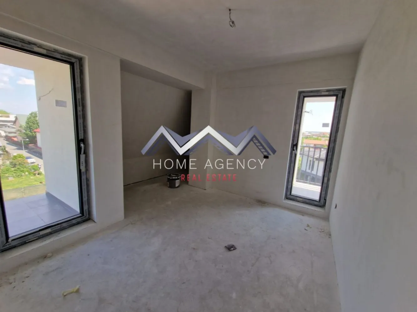 Apartament 3 camere / Otopeni / COMISION 0 - Vă propunem, spre vânzare, 6 apartamente cu 3 camere noi, parte dintr-un bloc nou, D+P+2+M, situat central în Otopeni, ce se pretează atât pentru mutare imediată cât și ca investiție (închiriere pe termen lung sau regim hotelier de tip Airbnb, Booking și nu numai), cu acces facil către magazine, restaurante, bănci, Primărie (maxim 7 minute de mers pe jos), stații de transport în comun, piață, farmacii, DN1, Aeroport, viitoarea stație de metrou etc.

Fiecare apartament beneficiază de centrală termică proprie, încălzire prin pardoseală, contorizare individuală și este racordat la toate utilitățile (apă, curent, gaz, canalizare, cablu TV, internet). Finisajele interioare sunt incluse în costul apartamentului și constau în faianță, gresie, parchet și baie complet utilată modern.

Prețul afișat include TVA și 1 loc de parcare subteran. 

Programează-te acum pentru o vizionare!

Oferim, gratuit, consultanță financiară și consiliere juridică pe parcursul procedurilor obținerii unui credit, alături de parteneri noștri.

Dacă aveți o proprietate de vânzare/închiriere sau sunteți interesați de o proprietate aflată în portofoliul agenției noastre, vă rugăm să ne contactați la numărul de telefon din anunț sau pe adresa de email contact@homeagency.ro.
