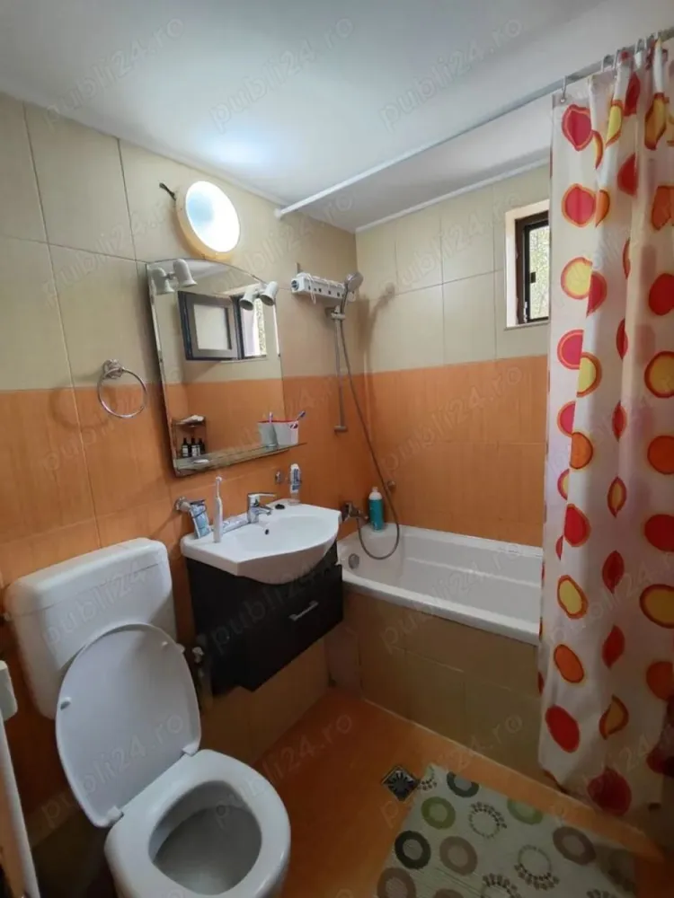 Direct proprietar, 2 camere, Dristor - 2 camere Dristor 3 minute de metrou și 0 minute până la confort!

Cauți un apartament care să nu te ruineze și nici să te scoată din minți? Gata, l-ai găsit!
La parter, în Dristor, într-un bloc solid din 82, la 3 minute de metrou, 2 minute de McDonald s, Kaufland și Lidl (practic, mâncarea vine la tine singură).

Apartamentul are 2 camere, e mobilat și utilat complet, cu aer condiționat Vortex 12.000 BTU ca să nu te topești vara și să nu tremuri iarna (magistralele de căldură au fost schimbate anul trecut ).

Vecinii sunt liniștiți, zona e sigură, și da nu plătești comision, pentru că vorbim direct cu proprietarul (adică eu).
Disponibil din 2 noiembrie perfect pentru un nou început de lună și de capitol.

* Sună sau scrie, și hai să-ți arăt locul unde o să spui: Da, aici e bine. 
acces rapid la mijloace de transport, magazine, restaurante și centre comerciale.
Ti-l pot arata in weekend sau in fiecare zi dupa ora 18,00,

* Detalii apartament:

Mobilat și utilat complet, gata de mutare;

Aer condiționat Vortex 12.000

Bloc curat, vecini liniștiți, zonă sigură.

* Colaborez cu agențiile imobiliare, însă nu ofer comision vă rog, nu insistați.

Contact direct proprietar.