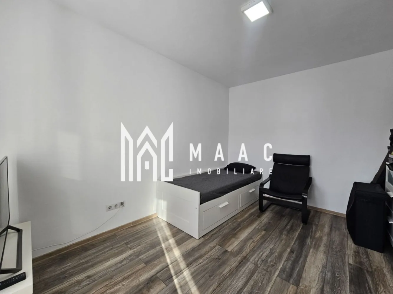 Casa tip cvadruplex | 3 camere | Acces auto | Turnisor