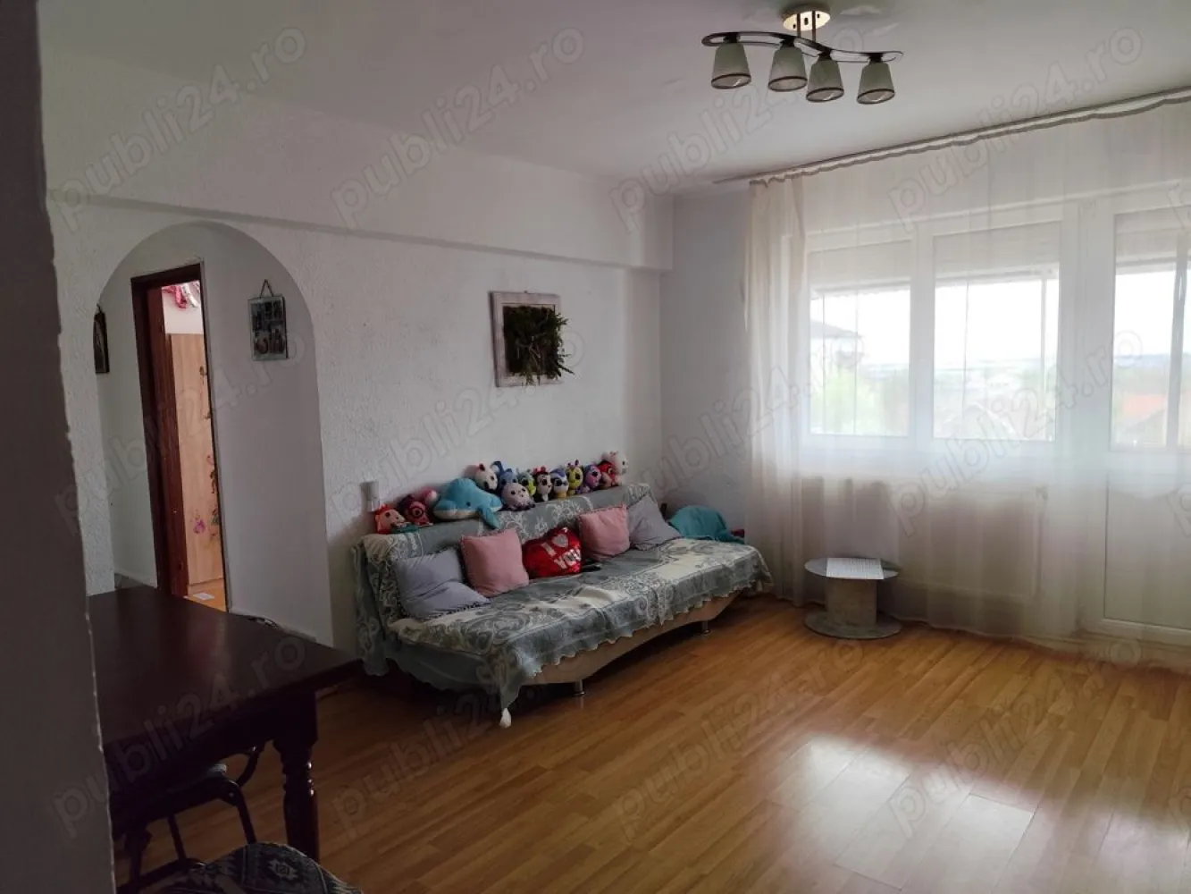 Ag BRASADAS vinde apt 3 cam etaj 4/4 Micro 16. - Agenția BRASADAS vinde apartament cu 3 camere, 2 holuri, 2 bai, bucătărie și debara în Micro16 etaj 4/4. 
Zonă foarte liniștită, vecini prietenoși, stație de autobuz în fața blocului și numeroase magazine. Profi,Unicarm,CBA etc) parc de joacă pentru copii, școli, grădinițe în apropiere
- încălzire cu centrala prin condensare noua
- aer condiționat nou
www.brasadas.com.