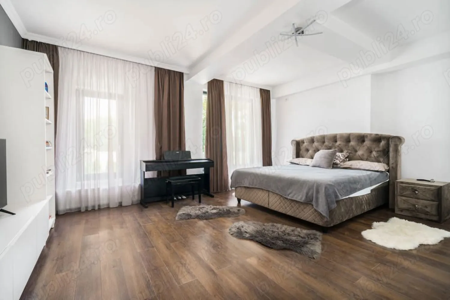 Vand apartament 5 camere ,200mp ,parter + curte proprie 150 mp - Vand apartament parter cu 5 camere,3 bai la parter cu suprafata de 200 mp.Apartmentul se afla intr-un imobil tip boutique D+P+1+M cu 4 unitati,cate una pe fiecare etaj si are curtie proprie de 150 mp.Apartamentul se afla in zona Bucurestii Noi,sectorul 1,intr o zona linistita .In apropiere avem complexul comercial Colosseum si tot in apropiere metrou si alte mijloace de transport.