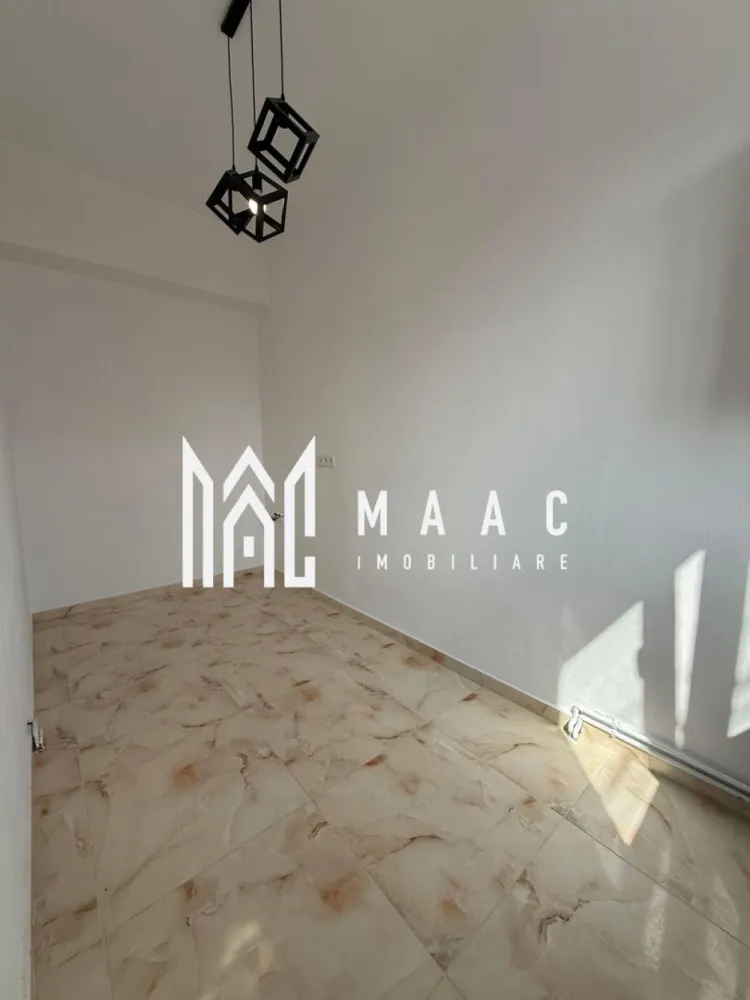 BLACK FRIDAY Spatiu comercial/ birou I 3 camere I Renovat - 🔥 BLACK FRIDAY - Profită de cea mai bună perioadă din an pentru a deveni proprietar! Reducere de 25.500 euro - Pret vechi - 110.000 euro Pret promotional - 84.500 euro MAAC Imobiliare ofera spre vanzare spatiu pretabil pentru activitati comerciale sau de birou, complet renovat, in zona Terezian. Spatiul este compartimentat astfel: o incapere spatioasa si luminoasa, cu acces in pivnita de 33mp, doua incaperi mai mici, chicineta, grup sanitar. Incalzirea se face cu centrala proprie si calorifere. Structura casei este din caramida, iar acoperisul din tigla (schimbat relativ recent). Disponibilitate imediata. Pentru mai multe detalii va rugam specificati telefonic: CP2589145 }}