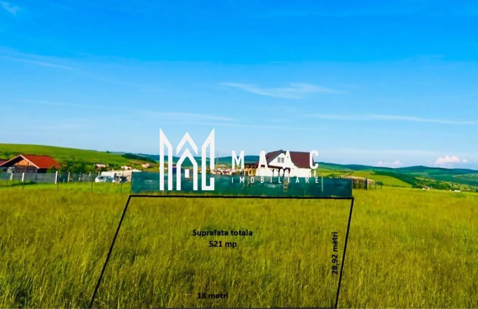 Teren 521MP | INTRAVILAN | Sibiu - Se oferă spre vânzare teren cu potențial rezidențial ridicat, situate în perimetrul recent urbanizat al municipiului Sibiu, ca urmare a deciziei administrative din 2025 privind extinderea intravilanului. Acestea beneficiază de o localizare strategică, într-o zonă aflată în dezvoltare accelerată și cu acces facil către oraș. Suprafață totală și compunere: Teren principal: 521 mp, neîmprejmuit, introdus în intravilan Cota parte drum de acces: 1/4 dintr-un teren de 260 mp (corespunzând la 65 mp), inclus în intravilan Total teren deținut: 586 mp Situație juridică și urbanistică (actualizată 2025) Regim juridic: Proprietate clară, fără litigii Zona funcțională urbanistică: L2 – Zonă destinată locuințelor individuale Subzonă specifică: L2e – Regim redus de înălțime (P, P+1, P+M) Reglementări în curs: Elaborarea planului de sistematizare stradală și amenajarea drumului de acces Proiectare și racordare la rețele edilitare publice: Apă potabilă Canalizare menajeră Rețea electrică (Posibilitate de internet/fibră optică în zona extinsă) Avantaje cheie: Introducerea recentă în intravilan = creștere imediată de valoare Cadru urbanistic stabil, destinat construcțiilor de locuințe individuale Teren plan, ideal pentru proiect rezidențial de mici dimensiuni Accesibilitate crescută prin viitoarea infrastructură rutieră Zona vizată de extindere rezidențială coordonată de autoritățile locale Destinații recomandate: Casă de vacanță sau locuință permanentă Proiect unifamilial cu teren generos și acces dedicat Pentru detalii complete,programarea unei vizite la teren, vă rugăm să ne contactați specificând ID: CP2586872 }}