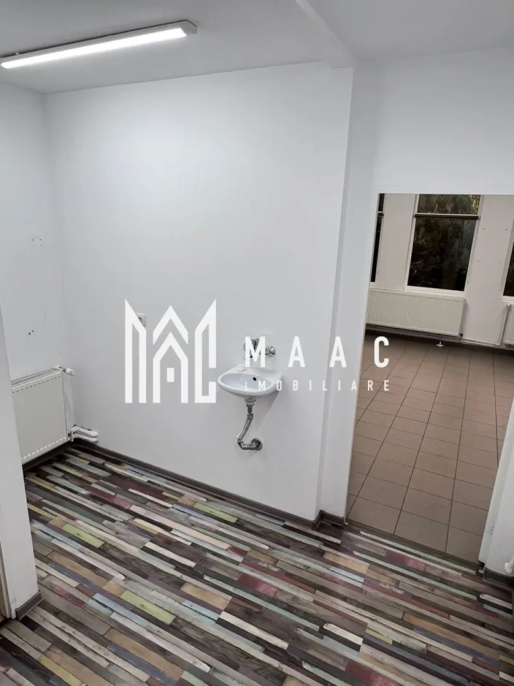 Spațiu comercial de închiriat I 36MP I Zona Calea Dumbravii - MAAC Imobiliare propune spre închiriere un spațiu comercial amplasat in zona Calea Dumbravii. Este alcatuit dintr-o incapere generoasa, grup sanitar si spatiu de depozitare.. Dispune de instalatie de aer conditionat, centrala termica, parcare. Se închiriază pe o durată minimă de 12 luni. Se percepe o garanție în cuantumul unei chirii lunare. Pentru mai multe informații, sau pentru a programa o vizionare, va rugam specificați telefonic: CP2585532 }}