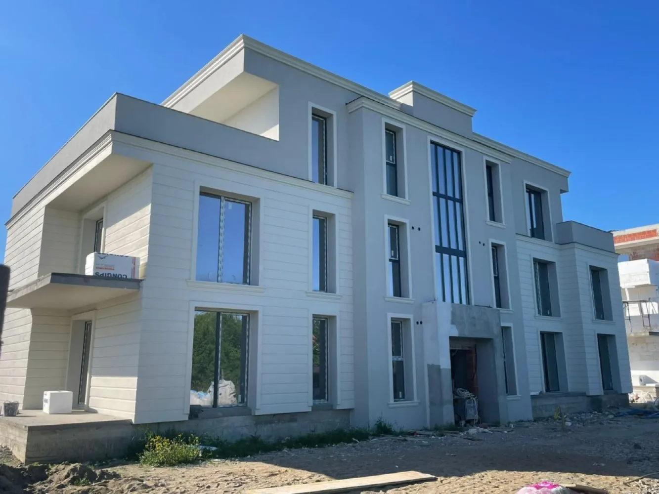 Ag EUROPA vinde ap NOU 55mp în zona SEMICENTRALA - Agenția EUROPA vinde apartament NOU cu 2camere situat în zona SEMICENTRALA.