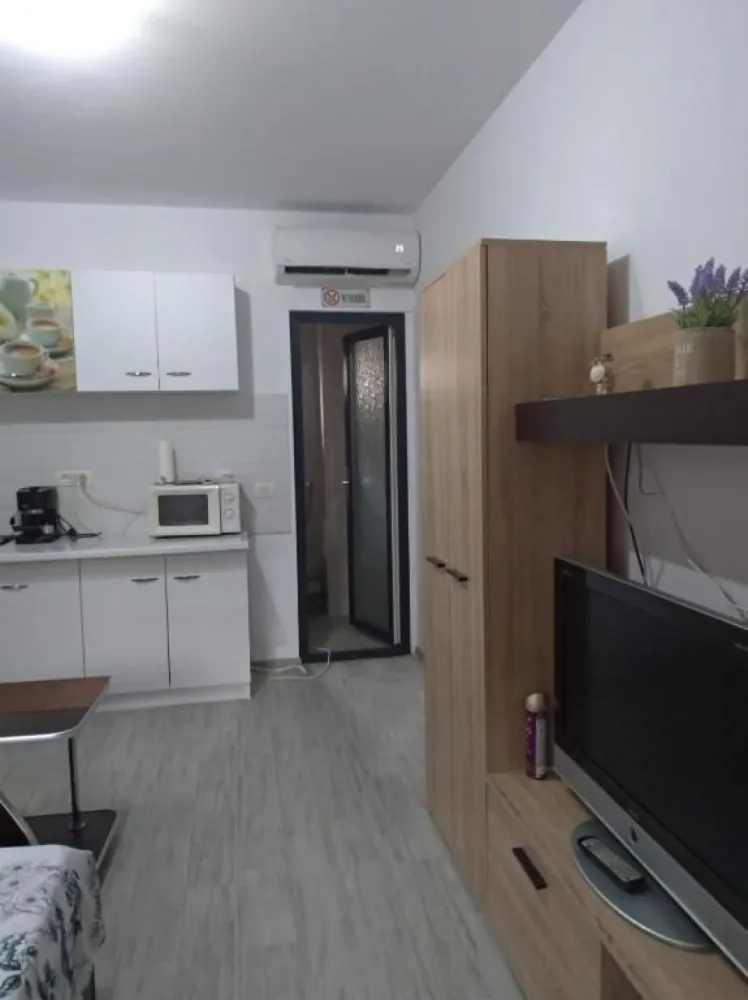Garsoniera Mamaia Nord - Se vinde garsoniera in Mamaia Nord, bloc nou(2018) vizavi de Lidl.
Garsoniera (20mp):
-centrala termica Immergas
-aer condiționat
Gradina(20mp)

Locație perfecta pentru închirierea in regim hotelier sau pentru o casa de vacanta. Cartier foarte liniștit.
Pentru mai multe detalii puteți suna la 07******51
