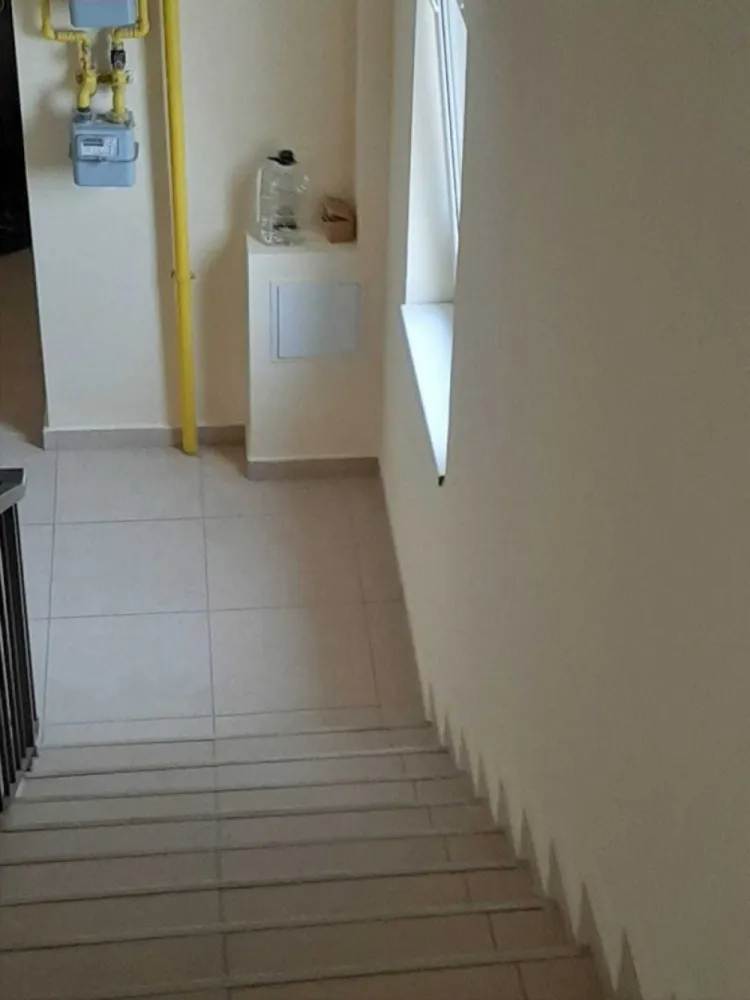 Proprietar , vand sau schimb garsoniera Mamaia Nord - Vand sau schimb garsoniera , an constructie 2016, utilata si mobilata , bloc curat , vecini foarte draguti
Dintre facilitati enumar:
-loc de parcare
-boxa
-38 mp utili
-mobilata :canapea , pat ,sifonier, mobila bucatarie, saltea -toate noi de la Dedeman
-masa si scaune
-TV
-frigider
-masina de spalat
-aer conditionat

Zona: strada M17, Mamaia Sat-Navodari, pe marginea lacului , priveliste deosebita catre lac si mare , fara posibilitatea de a se obtura vederea de alte blocuri in constructie

Accept si schimb cu garsoniera Bucuresti , minim 30 mp ,intr -o zona buna.

Pentru mai multe info va rog apel la 07*********19.Nu raspund la mesajele de pe olx decat rar din lipsa timpului.Multumesc