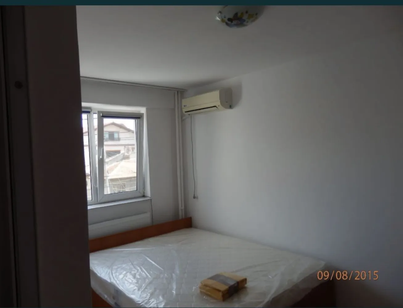 Vand apartament - Vindem apartament stada Ion Vodă,etaj 1,balcon,termoizolat,centrala termica,din cărămidă, aer conditionat,100 m de bulevardul mamaia și de universitatea ovidius,30 m facultatea stiinte economice,cochet ,foarte călduros,magazine la 20 m 0752130892