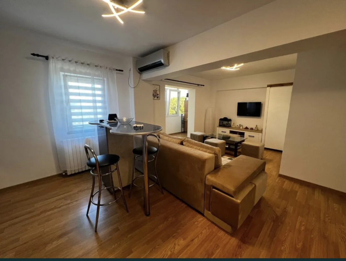 Ap 2 camere Delfinariu - Persoana fizica, vand apartament in zona delfinariu mc etaj 2 din 4 gaze , renovat 2020, acte in regula