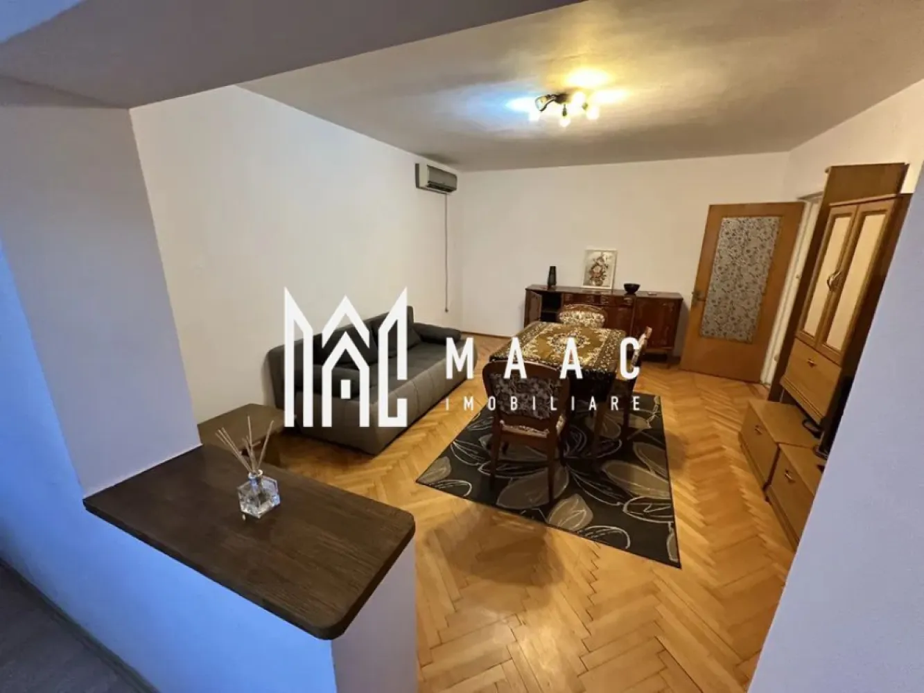 Apartament 2 Camere I Decomandat I Etaj3/8 I Terezian - Apartament decomandat, cu o suprafață de 62 mp, situat la etajul 3 din 8, în cartierul Terezian – disponibil imediat și pregătit pentru închiriere pe termen lung. Dotări și caracteristici principale: Compartimentare funcțională: 2 camere spațioase, bucătărie separată, baie și balcon Complet mobilat și utilat – gata pentru mutare Pivniță inclusă pentru spațiu de depozitare suplimentar Se acceptă animale de companie în anumite condiții Zonă bine conectată la mijloace de transport și puncte de interes Locuință ideală pentru un cuplu sau o familie care caută confort, funcționalitate și accesibilitate. 📞 Pentru mai multe informații sau programarea unei vizionări, te rugăm să ne contactezi:ID: CP2581788 }}