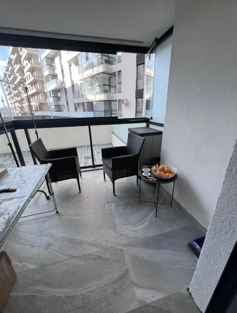 Tomis Park 2 camere terasa 108m mobilat - Persoana fizica vand apartament cu w camere decomandat in complexul Tomis Park cu terasa , 108 m utili, mobilat utilat, centrala pe gaz, etaj 1 din 8 , acte in regula.