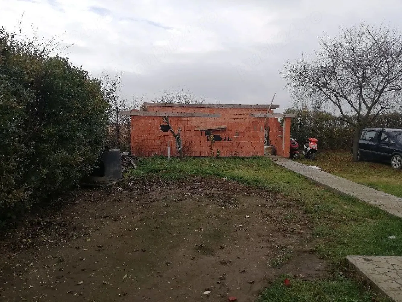 BRASADAS vinde casa cu teren 10 ari in zona Odoreului. - Agentia imobiliara BRASADAS vinde casă in cartierul Iris zona Odoreului cu 10 ari teren gard viu gazon o construcție căsuță de vară neterminată construcție sub nume anexe gospodărești teren momental extravilan casă complet mobilată și utilată.
Se accepta și unele schimburi plus diferentă.
Www.brasadas.com.