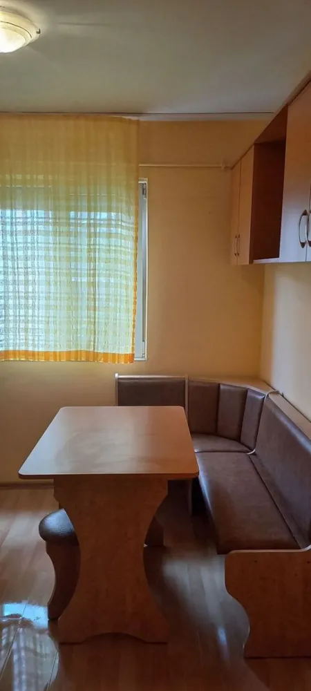 BRASADAS vinde ap 1 cam etaj 3/4 Soarelui. - Agenția imobiliara BRASADAS vinde apartament cu o camera la etajul 3/4. 
Complet mobilat, utilat, 23mp. in zona Soarelui.
Www.brasadas.com.