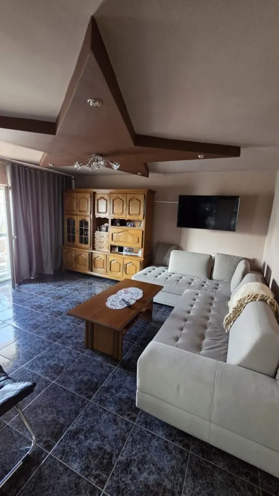 BRASADAS vinde ap 4 cam in Micro 16. - Agentia imobiliara BRASADAS vinde apartament cu 4 camere 116 mp. in Micro 16 complect utilat mobilat compus din 4 camere bucătărie 2 bai balcon beci,parcare de eesedinta.
Www.brasadas.com.
