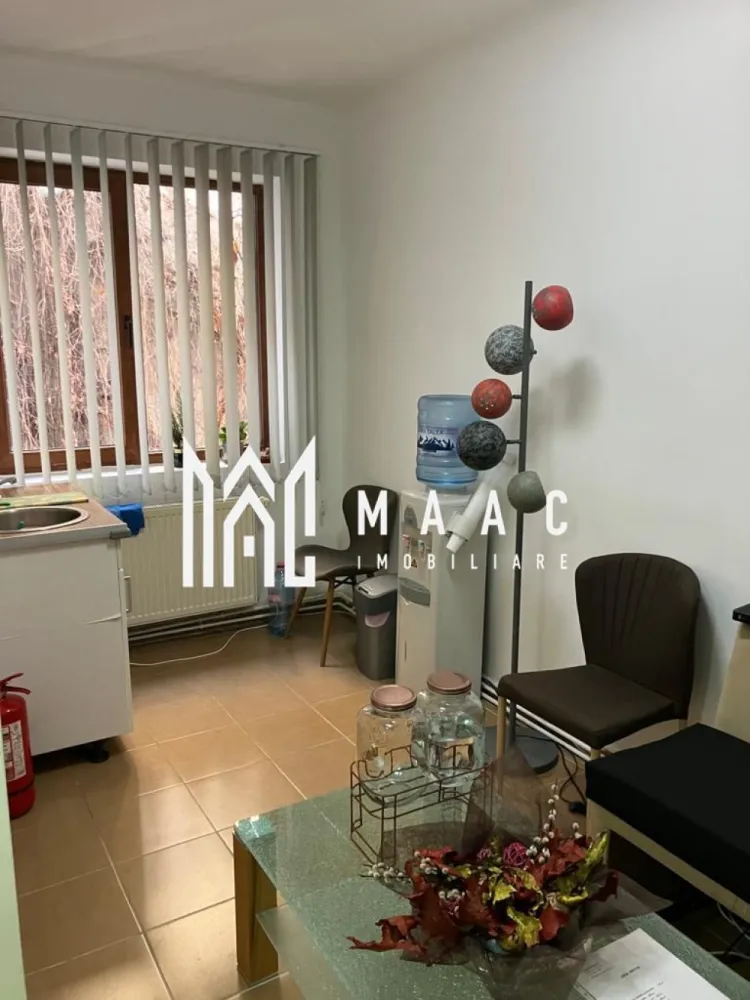 Spatiu birouri I 3 camere I Zona Bulevardului Victoriei - MAAC Imobiliare propune spre vanzare spatiu amplasat in zona Bulevardului Victoriei. Situat la etajul 1 al unui imobil bine intretinut, cuprinde 3 incaperi decomandate, un office, baie si spatiu de depozitare. Incalzirea se face cu centrala si calorifere ( contorizare separata). Instalatie de aer conditionat (rece si cald). Se preteaza pentru activitati de birou, cabinet cosmetica, spatiu notarial, etc Disponibilitate imediata. Se preda nemobilat/neutilat. Pentru mai multe detalii va rugam specificati telefonic:CP2579082 }}