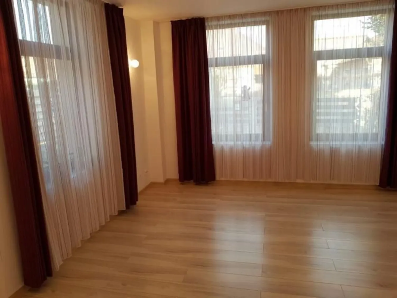Casa de vanzare Cartier Gheorgheni Cluj - Persoana fizica vand casa in Cartierul Gheorgheni. Casa este compusa din 5 camere, 2 bai, pivnita.
Detalii si alte poze in privat.