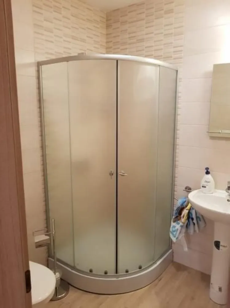 Casa de vanzare Cartier Gheorgheni Cluj - Persoana fizica vand casa in Cartierul Gheorgheni. Casa este compusa din 5 camere, 2 bai, pivnita.
Detalii si alte poze in privat.