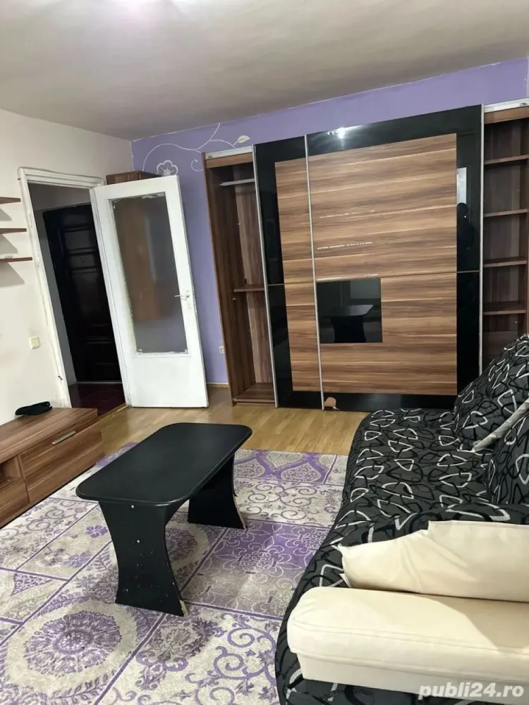 Vînd apartament 2 camere în cluj str.Vidraru. - Două camere,bucătărie, baie,2 balcoane închise.Mobilat și utilat.Se află în Cluj Napoca strada Vidraru,aproape de stații auto,școli,bănci, facultăți și magazine.