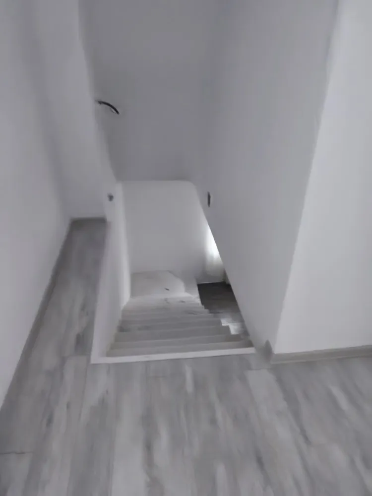 Vând casă P+M , în Păulești Str Principala - Vând casă P+M in Păulești Str Principala,suprafață 180 mp, teren 22 arii. Casa este compusa din 4 camere,2 bai, living, bucătărie, 2balcoane,in curte terasa amenajat tip ciuperca.