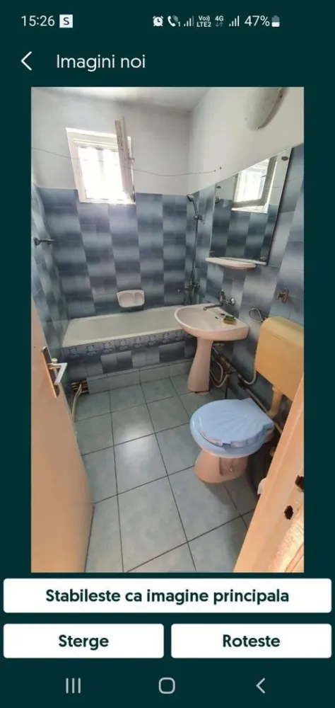 De vânzare apartament cu 2 camere central - Vând apartament cu 2 camere pe Stefan cel Mare, et.3, balcon, debara, geamuri termopane, geam si pe baie, încălzire prin centrală termică proprie, apartamentul se poate renova după preferințe, dar se poate locui în el, fiind un apartament curat, întreținut. Fiind o zonă centrală, aproape de şcoli, spitale, instituții centrale, este rentabil şi pentru investiție.
