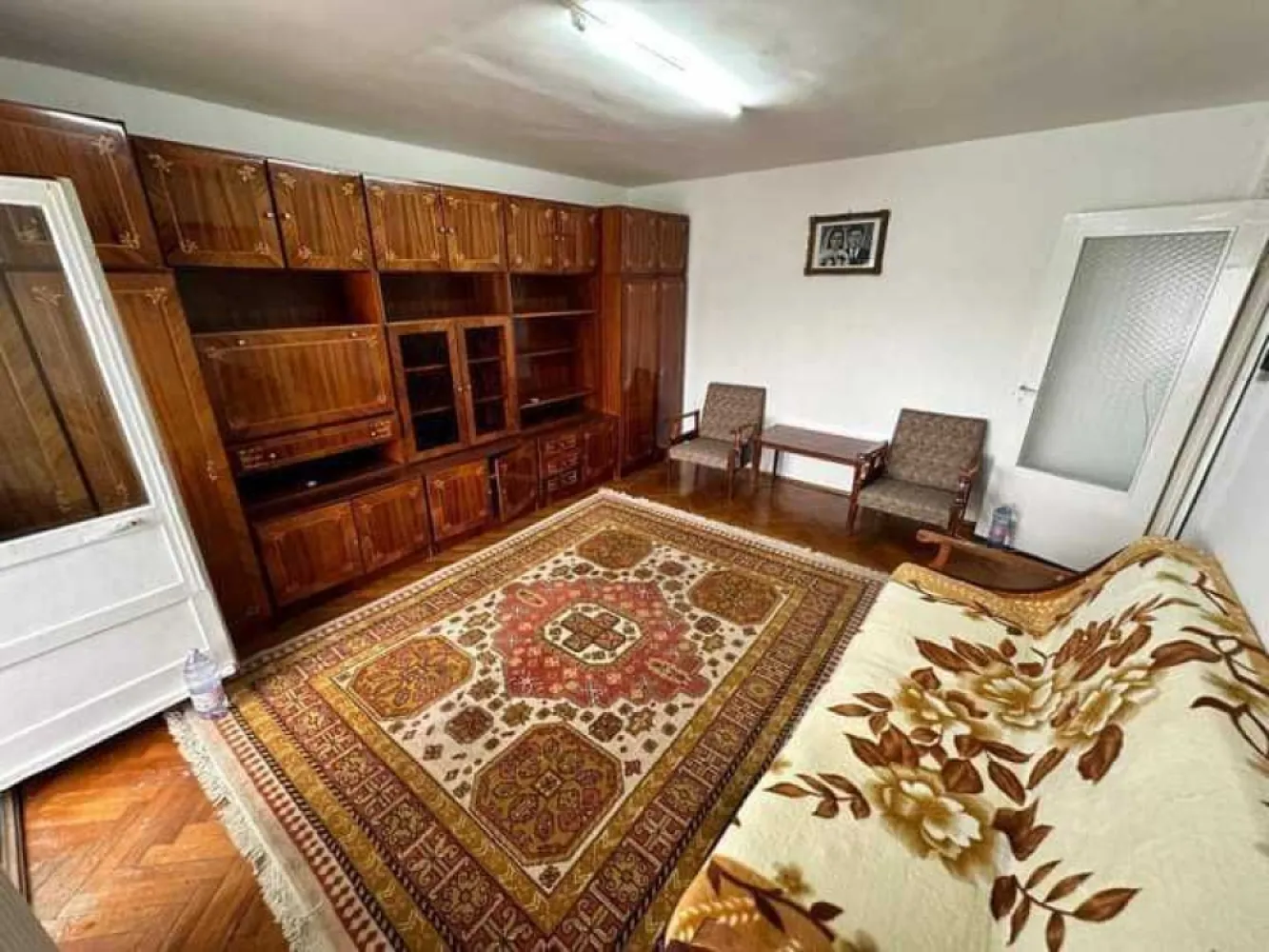 BRASADAS vinde ap 4 cam etaj 3/4 Micro 16. - Agentia Imobiliara BRASADAS vinde apartament cu 4 camere in Micro 16 la etajul 3/4 decomandat cu 2 bai, 2 balcoane, bucatarie mare, centrala, usa de siguranta. 
Www.brasadas.com.