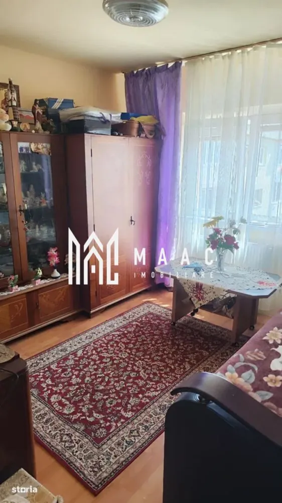 Apartament 2 camere decomandat | Etaj 4/5 | Lazaret - Maac Imobiliare vă propune spre vânzare un apartament cu 2 camere decomandat, cu o suprafață de 55 mp, situat la etajul 4/4 în cartierul Lazaret din Sibiu – o zonă apreciată pentru accesul facil și liniște. Caracteristici generale: Suprafață utilă: 55 mp Etaj: 4/5 Balcon închis Apartament izolat termic Pivniță proprie Acces la uscătorie comună Se predă mobilat și utilat Include boxă la subsol Stare: Necesită renovare, dar oferă potențial excelent pentru personalizare sau investiție imobiliară Localizare avantajoasă – Lazaret: Aproape de magazine, școală, licee, farmacie, frizerie, spălătorie auto, benzinărie Acces rapid la mijloace de transport Zonă liniștită, cu toate facilitățile la îndemână Ideal atât pentru locuință proprie, cât și pentru închiriere sau revânzare, datorită compartimentării și poziționării excelente. Pentru mai multe detalii și pentru programarea unei vizionări, vă rugăm să specificați ID-ul anunțului: CP2575946 }}