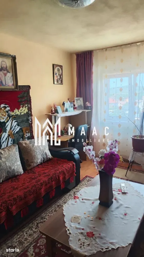 Apartament 2 camere decomandat | Etaj 4/5 | Lazaret - Maac Imobiliare vă propune spre vânzare un apartament cu 2 camere decomandat, cu o suprafață de 55 mp, situat la etajul 4/4 în cartierul Lazaret din Sibiu – o zonă apreciată pentru accesul facil și liniște. Caracteristici generale: Suprafață utilă: 55 mp Etaj: 4/5 Balcon închis Apartament izolat termic Pivniță proprie Acces la uscătorie comună Se predă mobilat și utilat Include boxă la subsol Stare: Necesită renovare, dar oferă potențial excelent pentru personalizare sau investiție imobiliară Localizare avantajoasă – Lazaret: Aproape de magazine, școală, licee, farmacie, frizerie, spălătorie auto, benzinărie Acces rapid la mijloace de transport Zonă liniștită, cu toate facilitățile la îndemână Ideal atât pentru locuință proprie, cât și pentru închiriere sau revânzare, datorită compartimentării și poziționării excelente. Pentru mai multe detalii și pentru programarea unei vizionări, vă rugăm să specificați ID-ul anunțului: CP2575946 }}