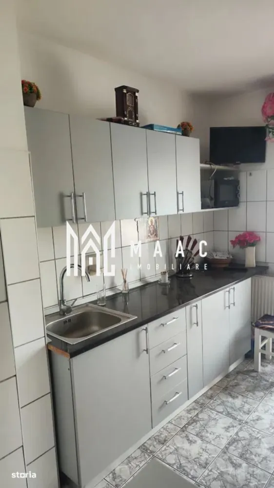 Apartament 2 camere decomandat | Etaj 4/5 | Lazaret - Maac Imobiliare vă propune spre vânzare un apartament cu 2 camere decomandat, cu o suprafață de 55 mp, situat la etajul 4/4 în cartierul Lazaret din Sibiu – o zonă apreciată pentru accesul facil și liniște. Caracteristici generale: Suprafață utilă: 55 mp Etaj: 4/5 Balcon închis Apartament izolat termic Pivniță proprie Acces la uscătorie comună Se predă mobilat și utilat Include boxă la subsol Stare: Necesită renovare, dar oferă potențial excelent pentru personalizare sau investiție imobiliară Localizare avantajoasă – Lazaret: Aproape de magazine, școală, licee, farmacie, frizerie, spălătorie auto, benzinărie Acces rapid la mijloace de transport Zonă liniștită, cu toate facilitățile la îndemână Ideal atât pentru locuință proprie, cât și pentru închiriere sau revânzare, datorită compartimentării și poziționării excelente. Pentru mai multe detalii și pentru programarea unei vizionări, vă rugăm să specificați ID-ul anunțului: CP2575946 }}
