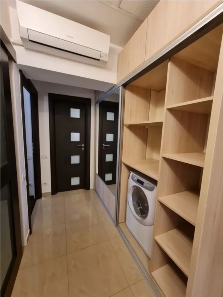 Dristor, Ramnicu Sarat - IMPORTANT!! Accept colaborarea cu agentii doar daca percep comision de la client! Nu sunati inutil! 

Ap. 2 cam., complet mobilat si utilat, contorizat (apa + caldura), etajul 7/10, 2 aparate de aer conditionat, masina de spalat + uscator Samsung Smart, Tv smart in living, bucatarie si dormitor. 
Pret inchiriere 570 euro. Garantie 570 euro contract Anaf, liber de la 1 decembrie