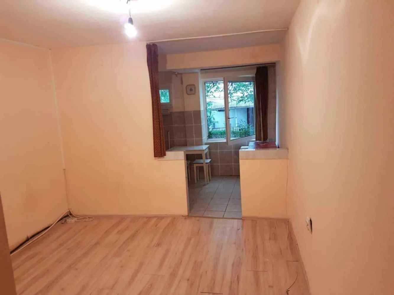 BRASADAS vinde Garsoniera pe Ostrovului la PARTER. - Agenția imobiliara BRASADAS vinde garsonieră pe Ostrovului la parter.