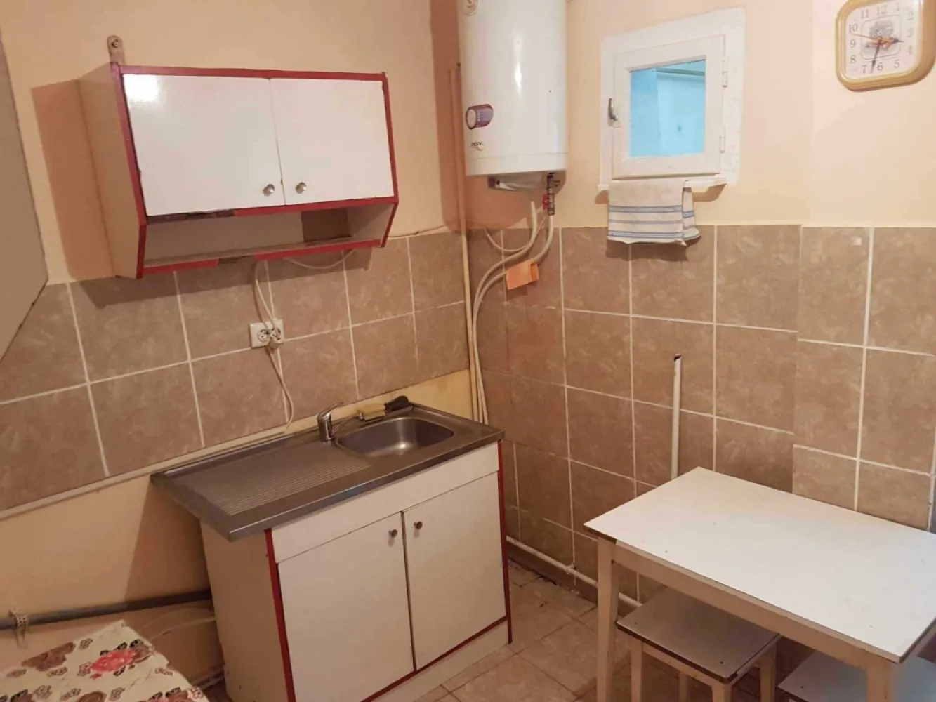 BRASADAS vinde Garsoniera pe Ostrovului la PARTER. - Agenția imobiliara BRASADAS vinde garsonieră pe Ostrovului la parter.