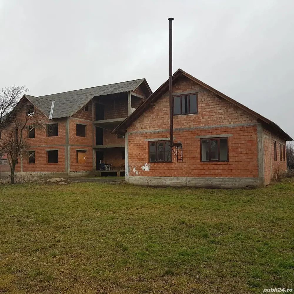 Vând casa și atelierul