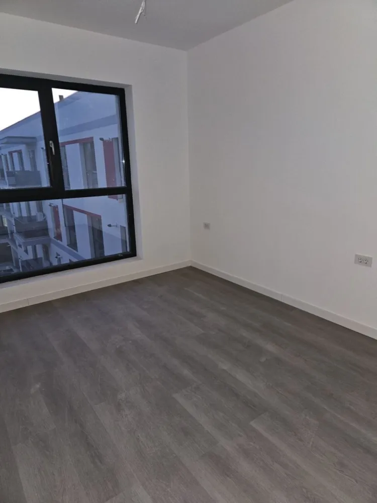 2 camere Lujerului Exigent Plaza Residence 65 mp - Apartament 2 camere Exigent Plaza Residence faza 5, finisat complet, gata de mobilat.
- metrou Lujerului 12-15 min în funcție de mers 
- etaj 11/11, fara vecini deasupra, vedere pe curtea interioară, liniște
- încălzire în pardoseală
- uși Pinum masive 
- parchet 
- sanitare instalate 
- living imens de 26 mp
- bucătărie 9 mp
- hol mare cu loc special pentru dressing
- vedere spre vest, foarte luminos
Vizionari oricând.
