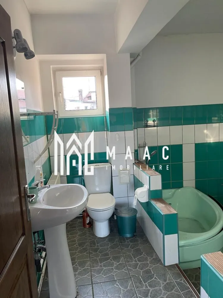 Casa individuala | P+2+M | 330 MP | Zona Centrala - MAAC Imobiliare va prezinta o casa ideală pentru investiție, în regim hotelier, închiriere pe termen lung sau locuință multifamilială. Casa este dispusă astfel: Parter, Etaj 1, Etaj 2 și Mansardă, cu aproximativ 90 mp utili pe fiecare nivel cu suprafata utila de 330 mp in zona Centrala a Sibiului. Caracteristici: Tip proprietate: Casă individuală Regim de înălțime: Parter + Etaj 1 + Etaj 2 + Mansardă Suprafață utilă: 330 mp An construcție: 2000 (extindere realizată pe fundația unei case vechi) Curte: Comună, situată în partea din spate a imobilului Compartimentare pe niveluri: Parter: 3 studiouri individuale, fiecare cu baie proprie 1 studio afectat, necesită renovare Etajul 1: Alte 3 studiouri, complet funcționale Potențial ridicat de închiriere în regim hotelier sau Airbnb Etajul 2: Living, dormitor, 2 băi Mansardă: 2 camereluminoase, 1 baie Accesul se face direct din Etajul 2, nivelurile fiind interconectate. Puncte forte ale proprietății: Amplasare centrala cu acces facil către toate punctele de interes Toate utilitățile disponibile Pentru mai multe detalii precizati telefonic ca ati vazut anuntul cu ID: CP2574850 }}