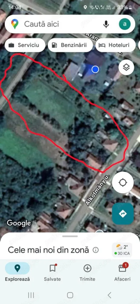 Casa cu teren mare în Csenger - Vând casa în orașul Csenger (Ungaria) compusa din doua camere, living cu bucatarie, hol și baie, 75 mp util plus anexe. Teren 50 de arii cu acces la doua strazi. Casa necesita renovare.