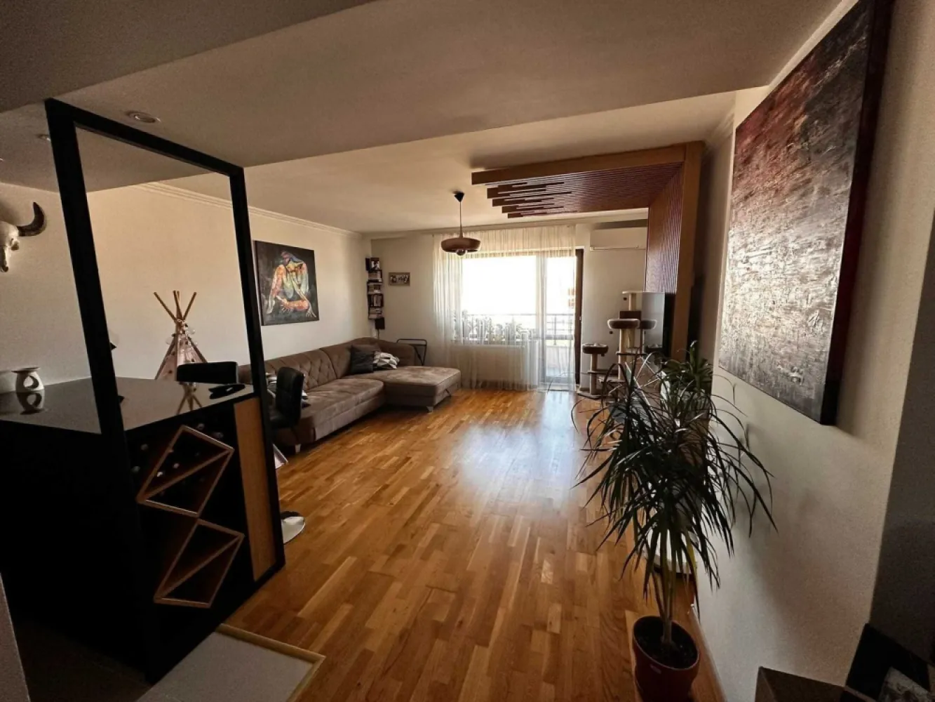 Apartament 3 camere 100 mp Sector 2 , Morarilor - Apartament 3 camere 100 mp utili + loc parcare subteran inclus (se poate vinde si fara loc de parcare) . Pretul este usor negociabil

Apartamentul face parte dintr-un complex format din 4 blocuri.
Facilitati:
-paza
-piscina
-2 saune
-sala fitness