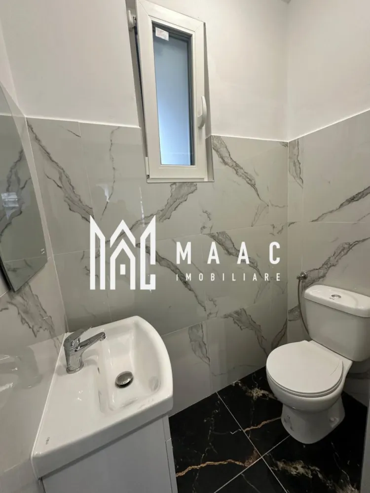 Spatiu birouri I 94mp I Renovat I Central - Calea Dumbravii - MAAC Imobiliare ofera spre inchiriere spatiu amplasat in zona Centrala - Calea Dumbravii. Pretabil pentru activitati de birou (agentie, cabinete, outlet, show-room, etc..). Proprietatea se afla la parterul unei cladiri cu vizibilitate, vad pietonal si trafic auto intens, cu regim de inaltime P+1+M. Front stradal de 20m. Fatada cladirii a fost renovata. Configuratie - 4 camere spatioase si luminoase, 1 camera tehnica, 1 grup sanitar si hol. Spatiul detine centrala proprie si calorifere. Grupul sanitar are geam pentru aerisire. Parcare se gaseste in apropiere. Disponibilitate imediata. Se percepe o chirie in avans si garantie in cuantumul unei chirii lunare. Se inchiriaza pe termen lung. Pentru mai multe detalii va rugam specificati: CP2570630 }}