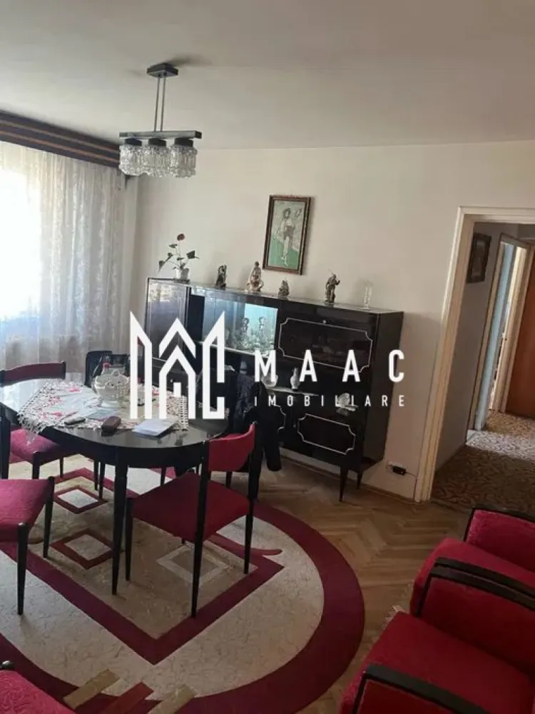 BLACK FRIDAY I Apartament 3 camere I Etaj 2 I Mihai Viteazu - BLACK FRIDAY - Profită de cea mai bună perioadă din an pentru a deveni proprietar! Reducere de 99.000euro Pret vechi - 95.000euro Pret promotional - 4.000 euro Apartament cu 3 camere, semidecomandat, situat în zona Mihai Viteazu, la câteva minute de mers pe jos de magazine, școli, transport public și alte puncte de interes. Locuința are 51 mp utili, este complet mobilată și utilată, disponibilă imediat, potrivită atât pentru locuit, cât și pentru investiție. Compartimentare practică: ✔️ Living ✔️ Două dormitoare ✔️ Bucătărie ✔️ Baie ✔️ Hol ✔️ Balcon ✔️ Pivniță Detalii suplimentare: 51 mp utili Semidecomandat Balcon Pivniță Complet mobilat și utilat Disponibil imediat Etaj intermediar 2 din 4. Zonă bine conectată, aproape de toate facilitățile 📞 Pentru mai multe informații sau pentru programarea unei vizionări: ID: CP2569072 }}