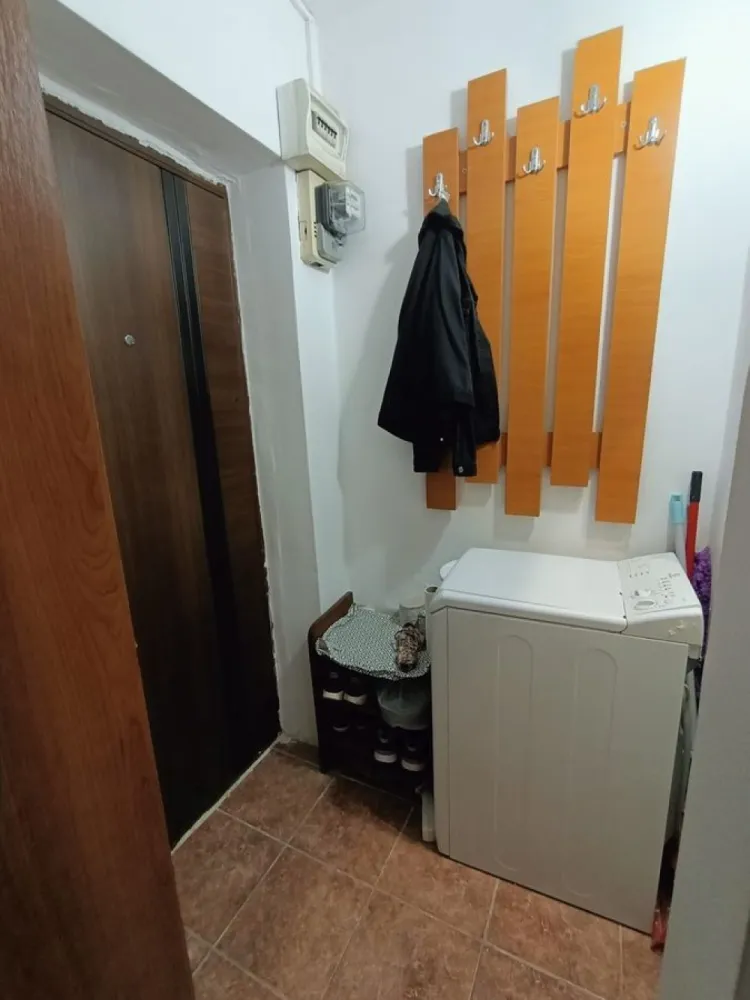 Timpuri noi, Vitan - Garsoniera confort 3, parter, suprafata 14.5mp, parter, bloc fara subsol, centrala termica. Bloc anvelopat in 2010. Se vinde exact asa cum se prezinta in poze. Imobilul se afla pe str Foisorului.